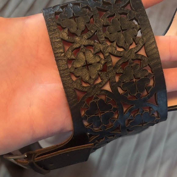 Kate Spade Black Cut-Out Healed Sandals size 6 - Picture 15 of 15